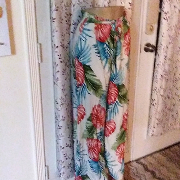 Cute summer pants.💐 - Picture 2 of 3